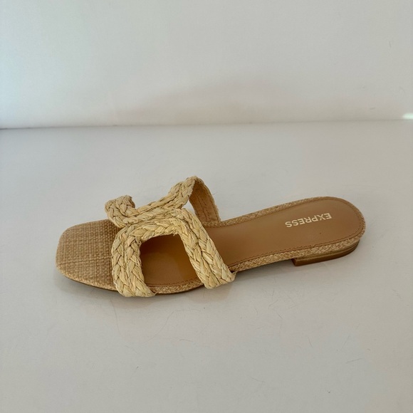 Express Women’s Light Braided Rattan Straw Slip On Slides Sandals tan In Size 8 - Picture 11 of 11